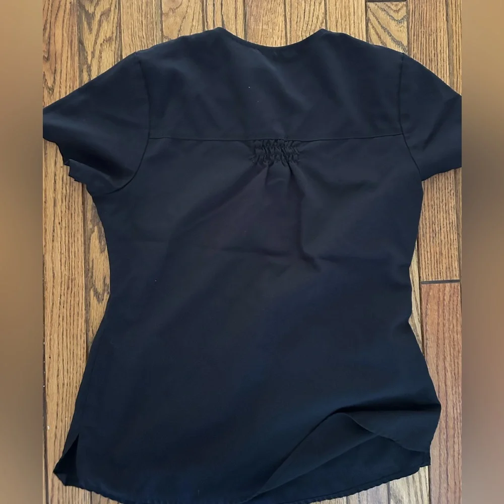 Grey’s Anatomy by Barco Women’s 2 front pocket black scrub top size Small - Picture 3 of 4